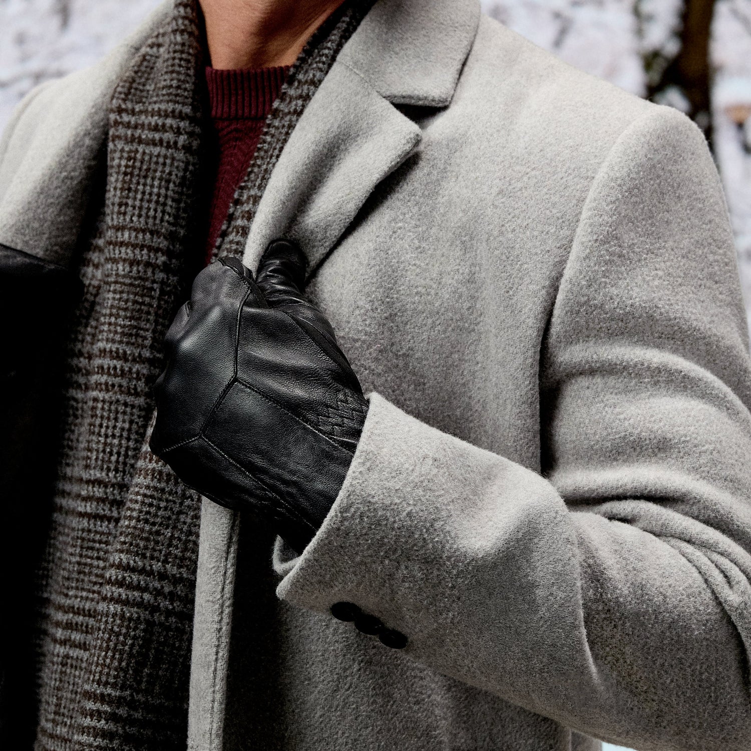 60175 Men's Leather Water Repellent Touchscreen Glove #color_black