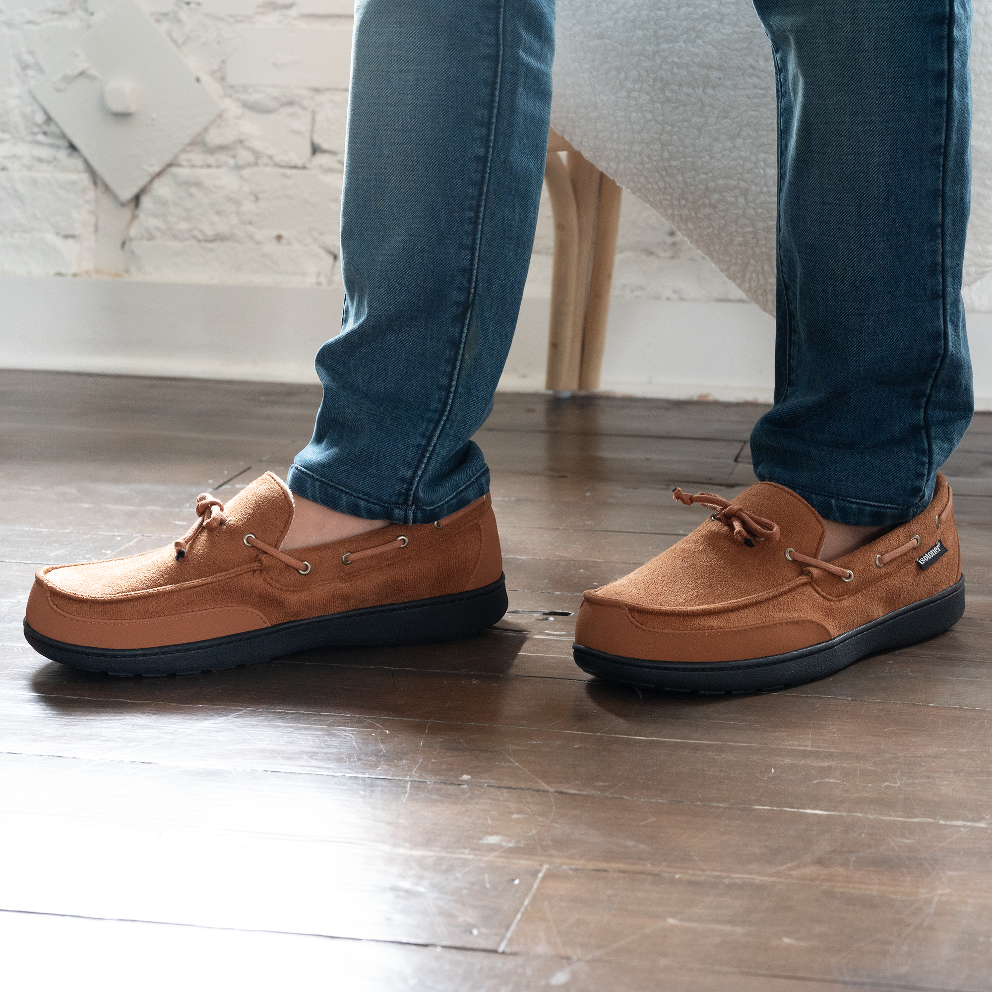 97044 Isotoner Mens Carter Boater Moccasin Slippers
