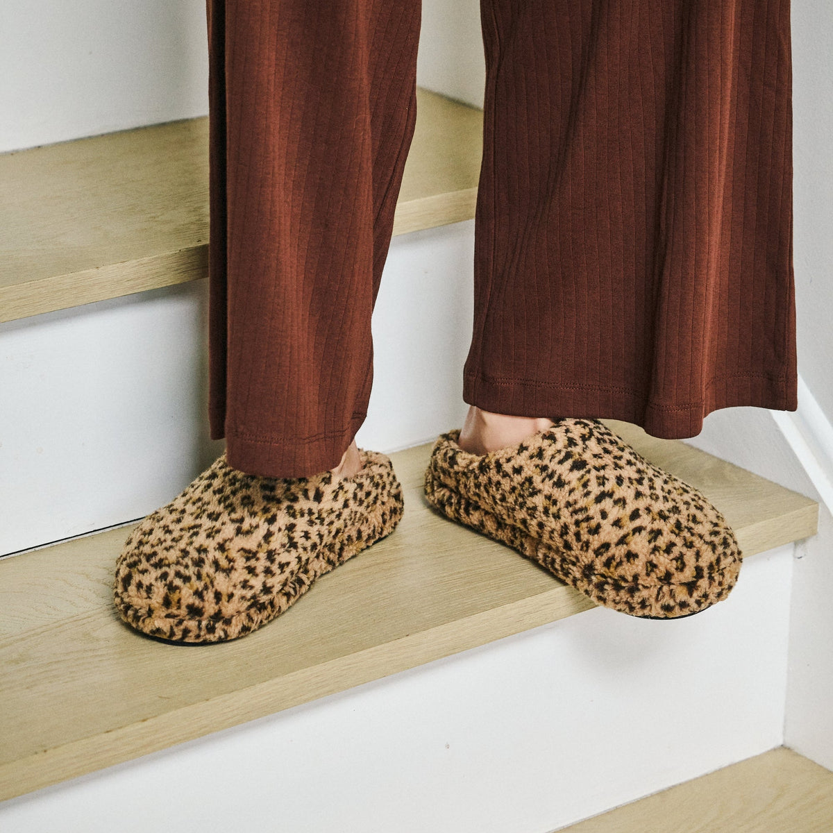 08521 Isotoner Women&