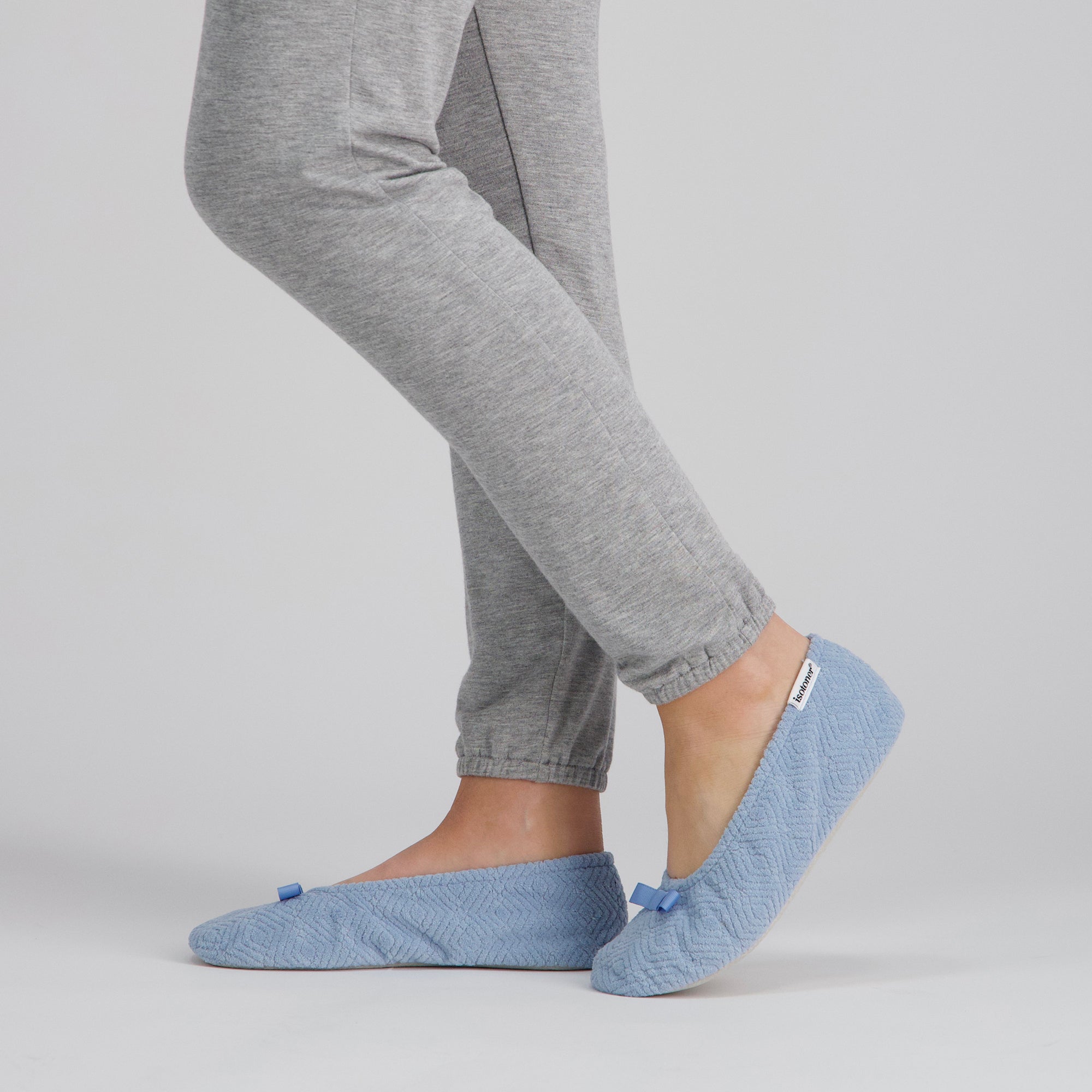 8854 isotoner Women&