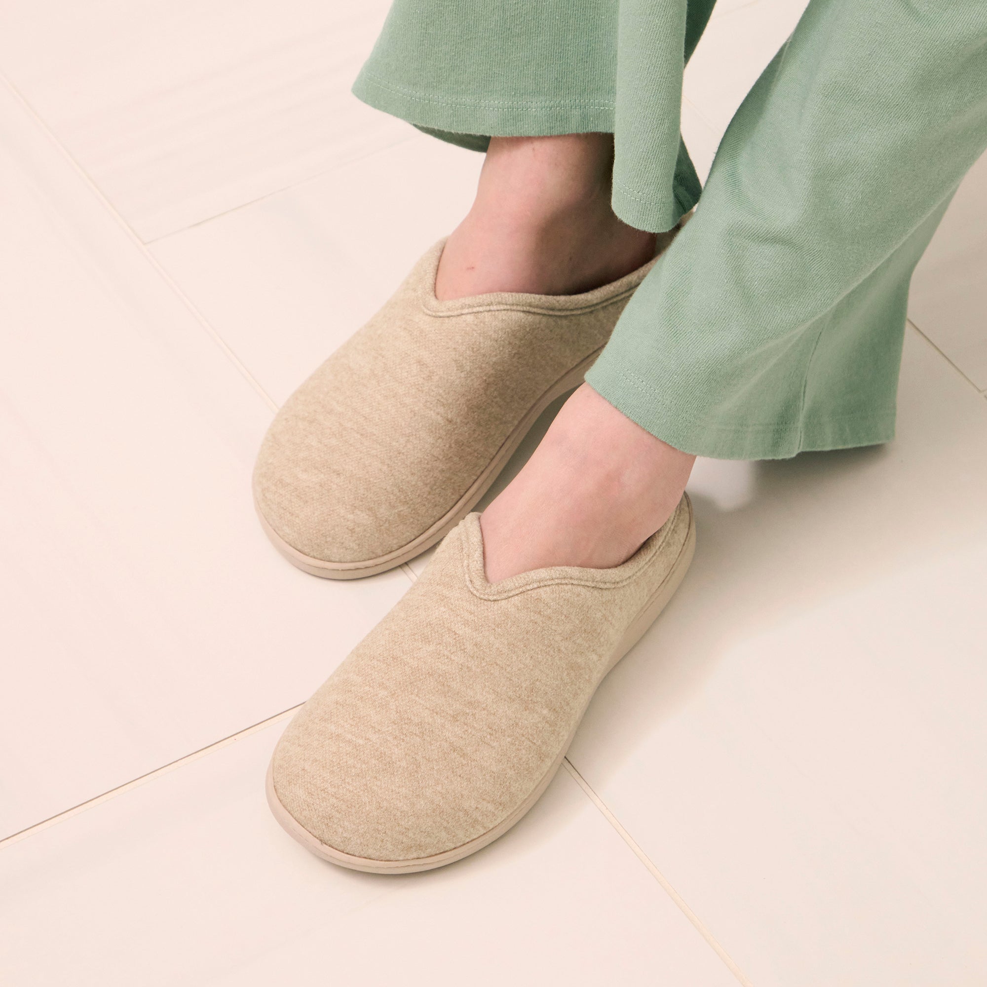 Women's Heathered Jersey Clog Slipper – Isotoner.com USA