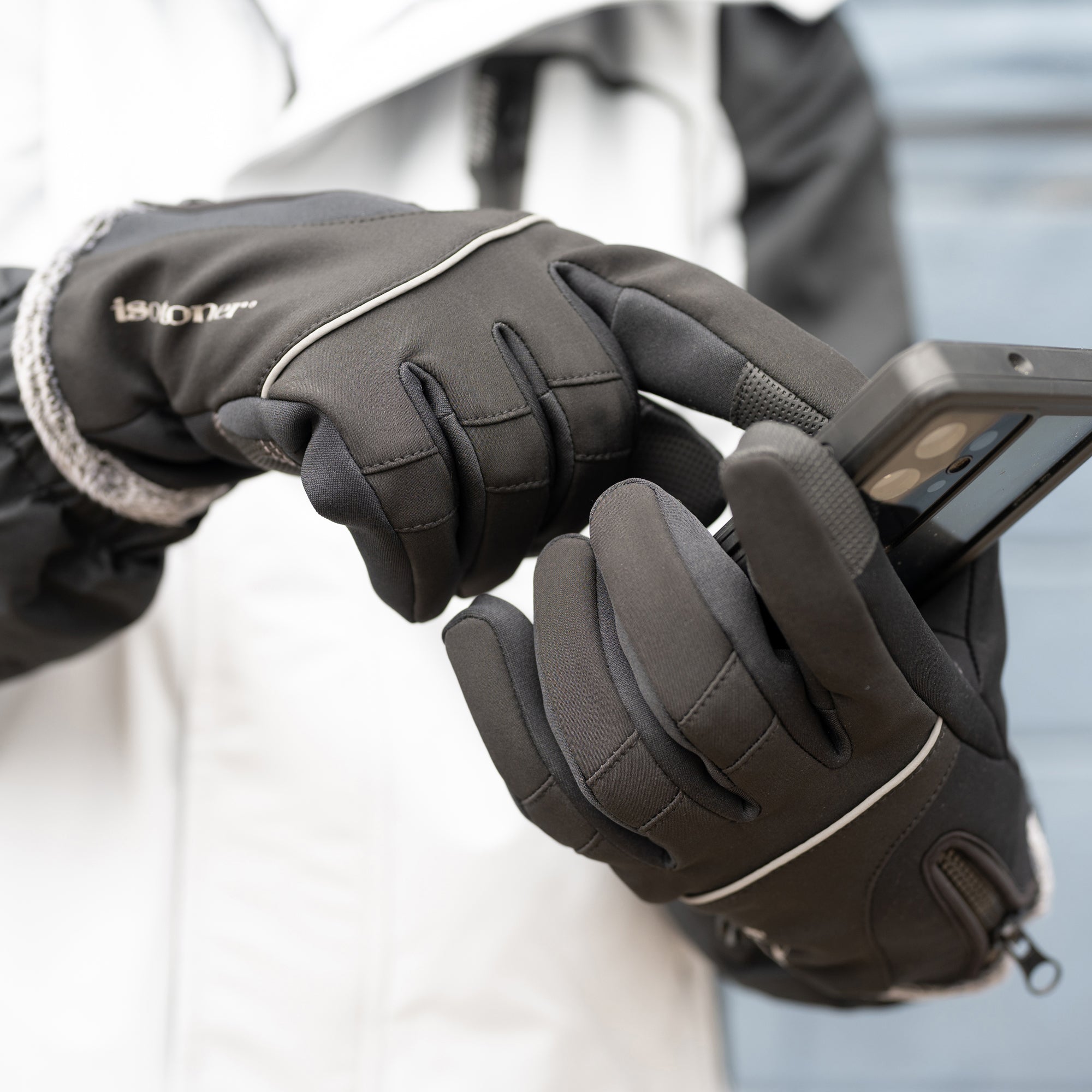 Isotoner Men's Neoprene Sport Gloves with Zipper with Smartouch Black Medium