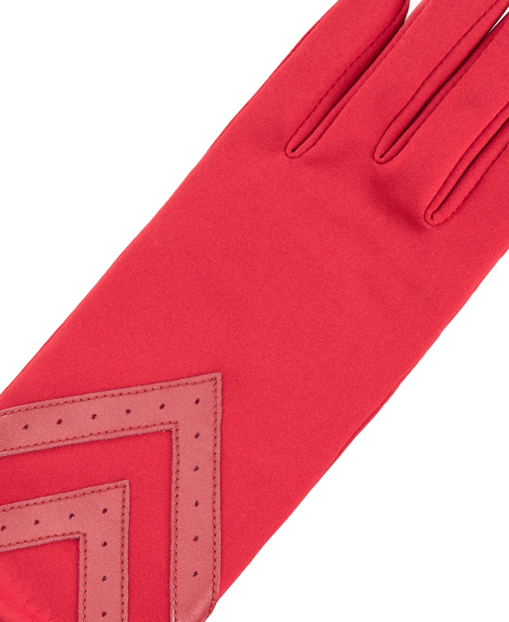 Women’s Heritage Chevron Spandex Gloves in Chili close up on chevron detail 