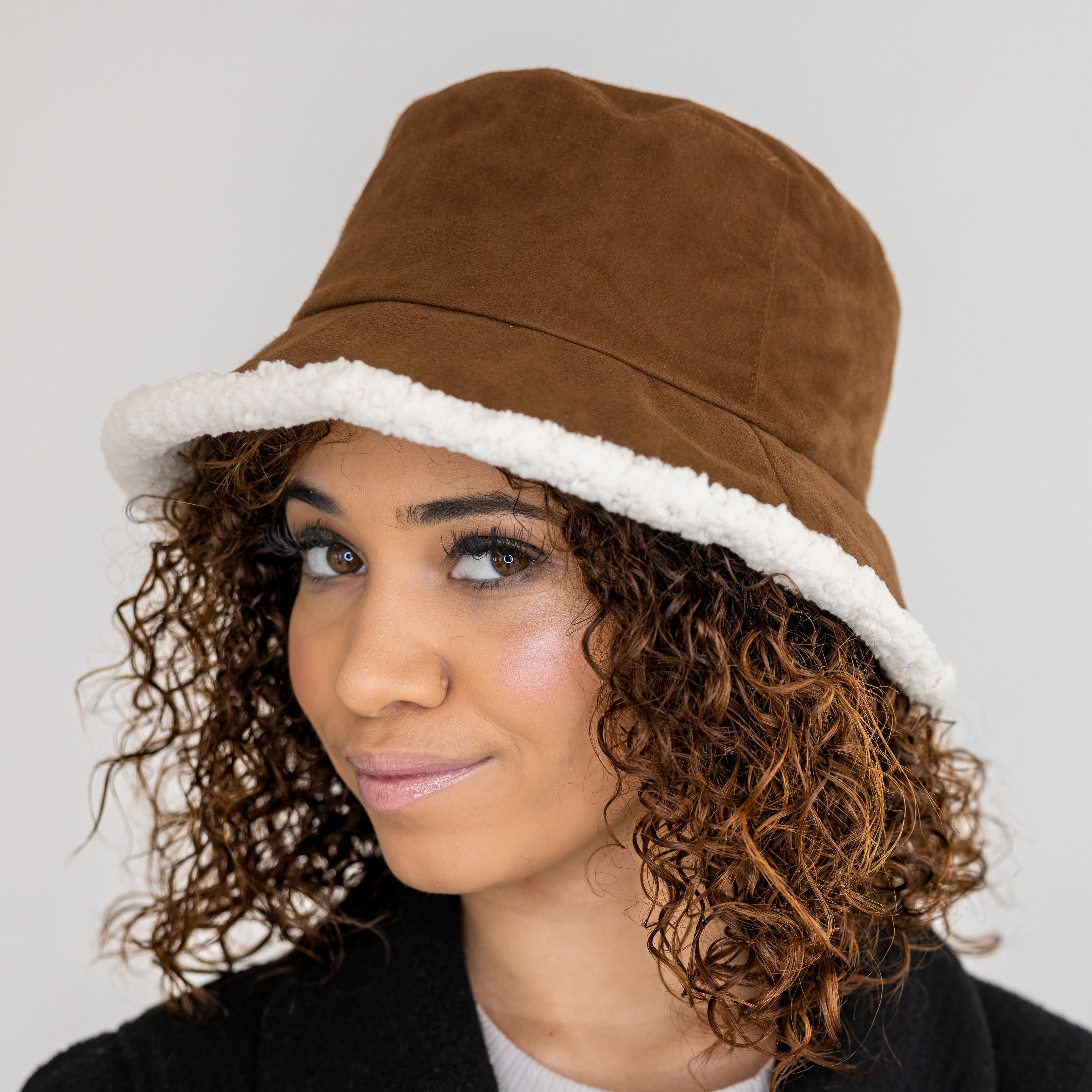 Women's Microsuede Bucket Hat with Sherpa Details – Isotoner.com USA