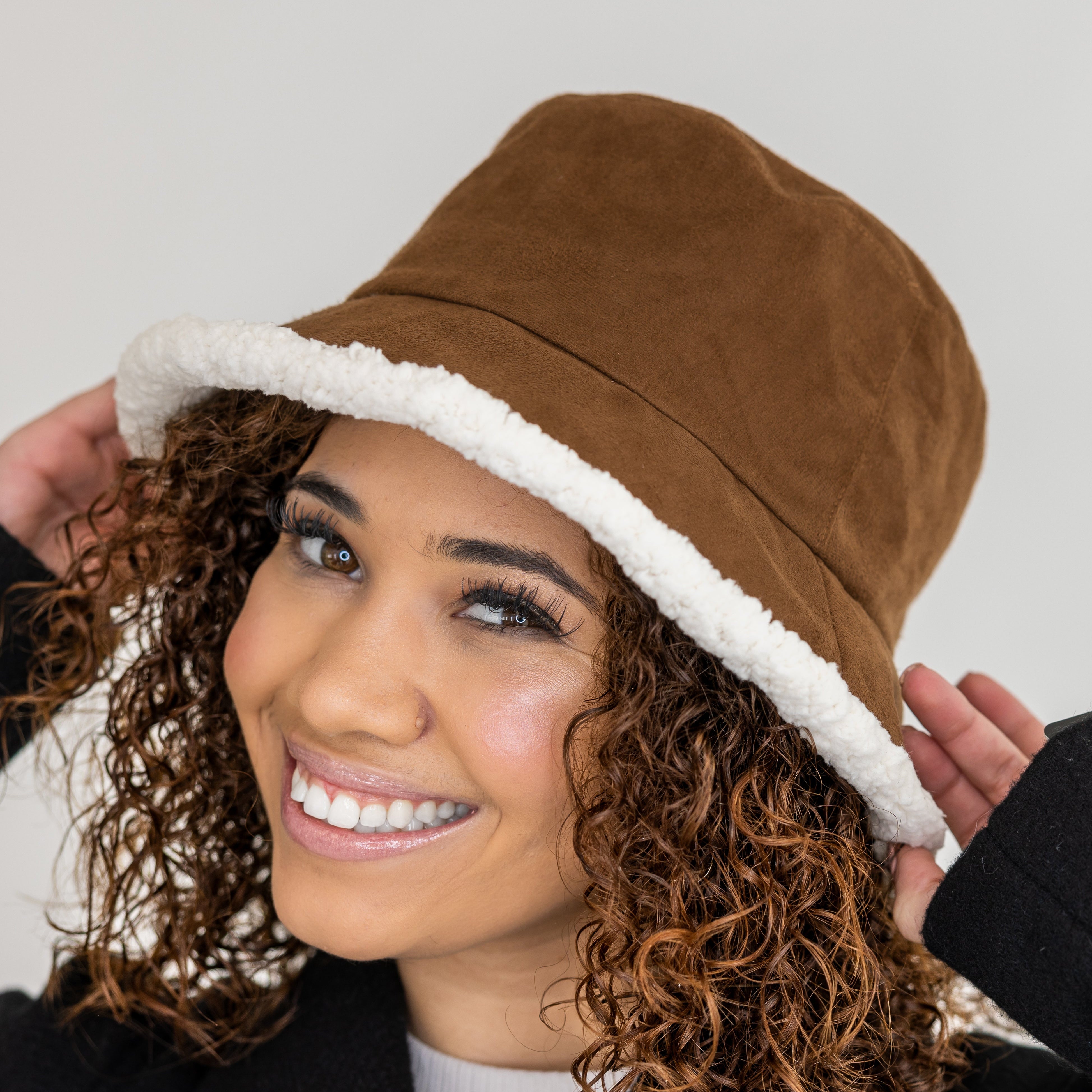 Women's Microsuede Bucket Hat with Sherpa Details – Isotoner.com USA