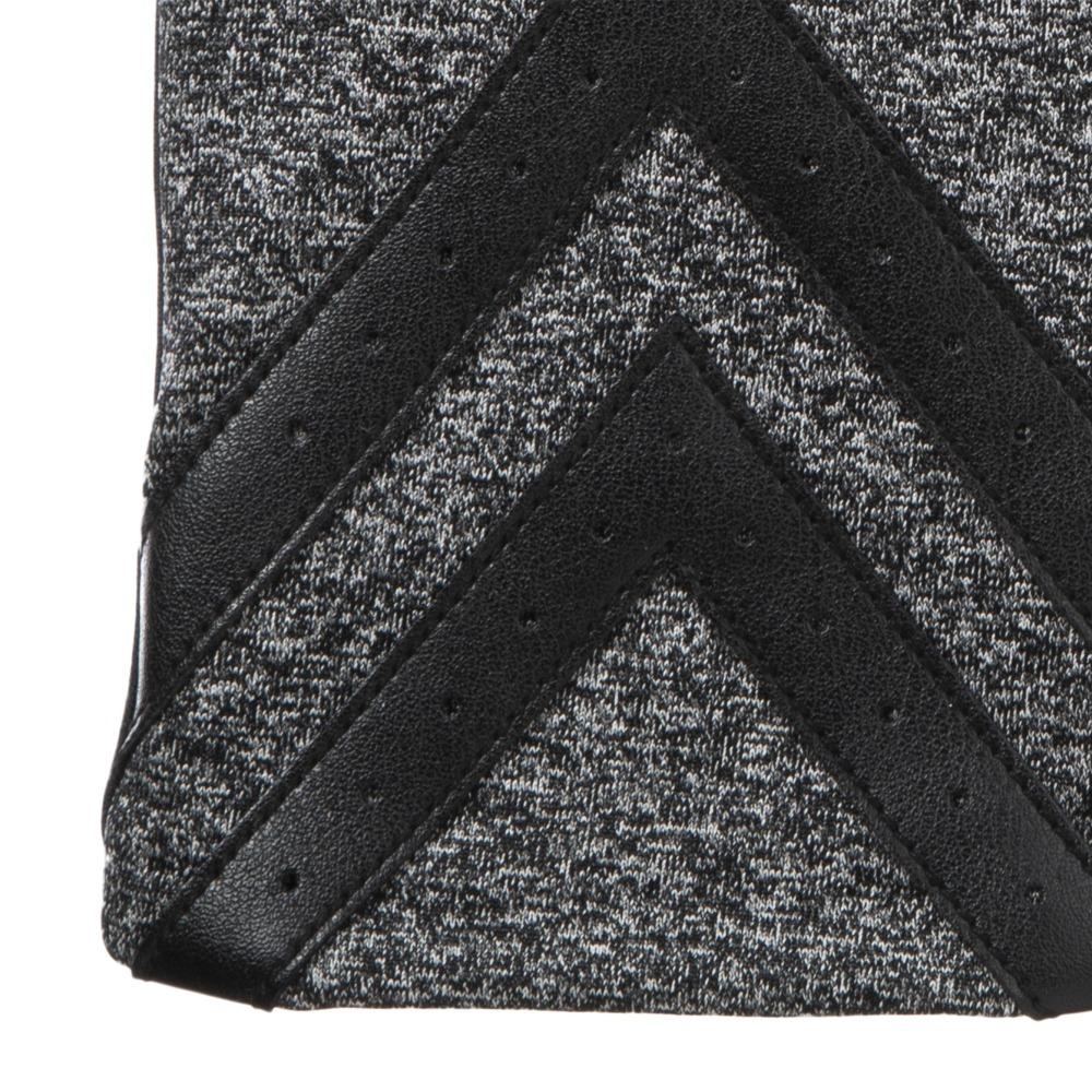 Women’s Heritage Chevron Spandex Gloves in Dark Charcoal Heather close up on chevron detail