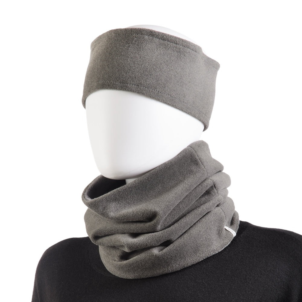 Women’s Recycled Water Repellent Reversible Fleece Scarf in Heather Grey on Mannequin